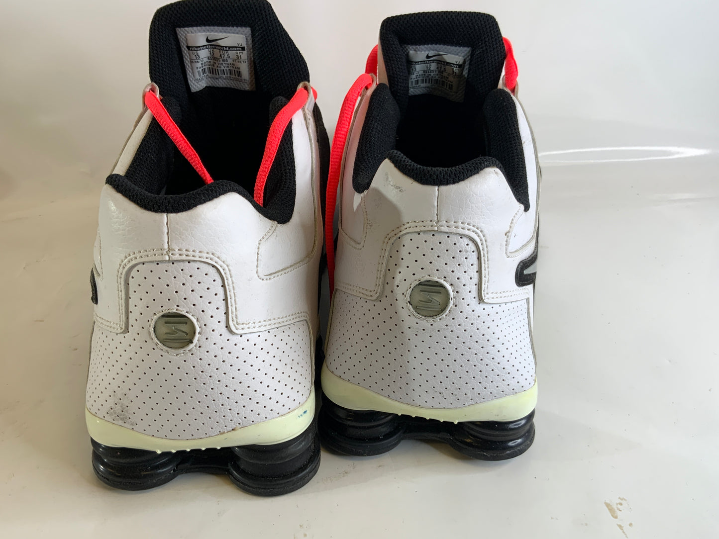 USED Nike Shox Metallic Silver Black Men’s 13 Shoe Athletic Sneakers