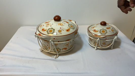 USED Temptation Paisley Cream, Orange Round Casserole With Lid Holder Plate 2.5 Qt