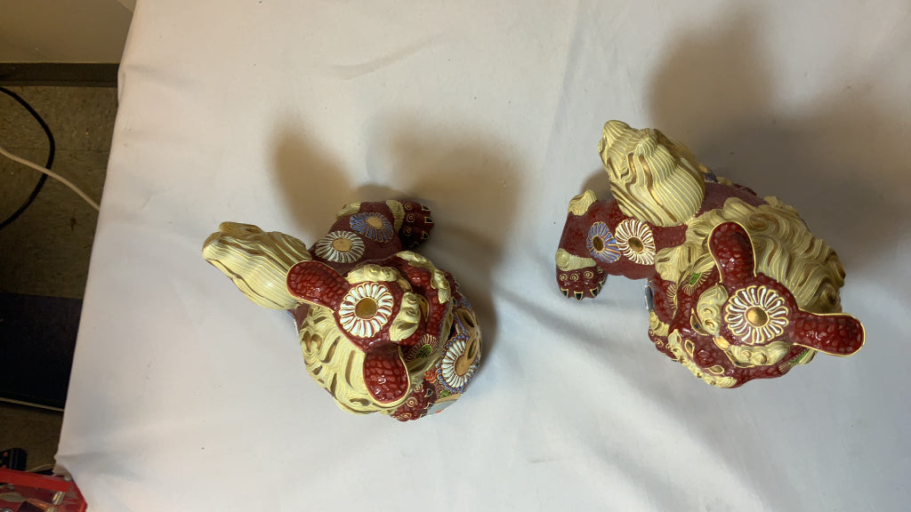 USED Pair Japanese Kutani Porcelain Figurine Shisa Guardian Lion Foo Dog Japan Vintage