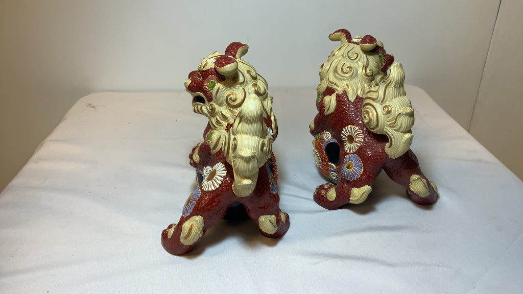 USED Pair Japanese Kutani Porcelain Figurine Shisa Guardian Lion Foo Dog Japan Vintage