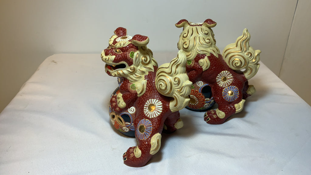 USED Pair Japanese Kutani Porcelain Figurine Shisa Guardian Lion Foo Dog Japan Vintage