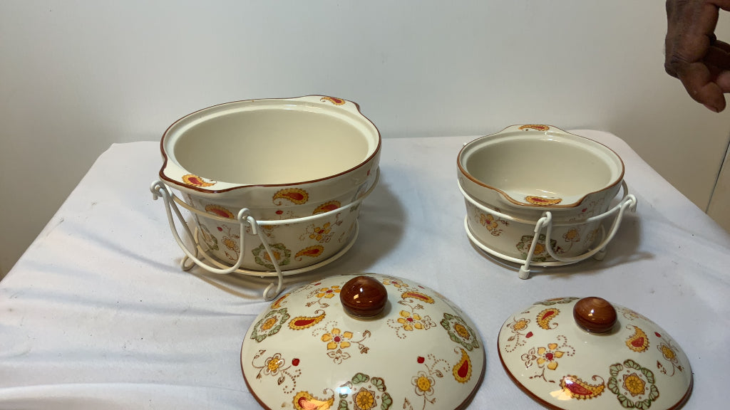 USED Temptation Paisley Cream, Orange Round Casserole With Lid Holder Plate 2.5 Qt