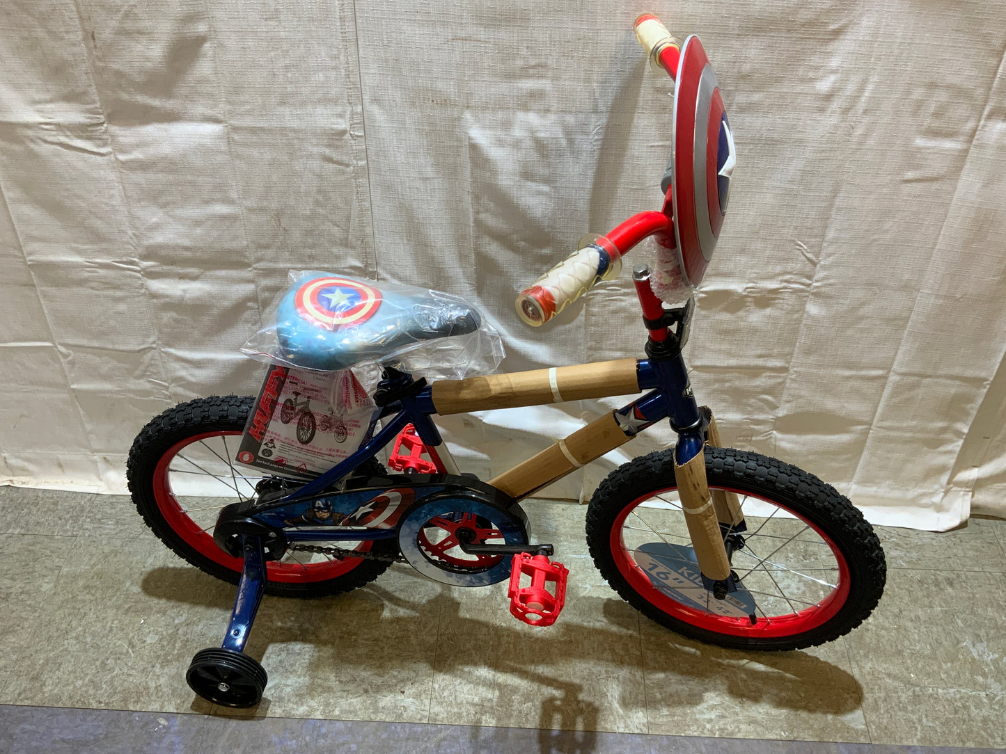 NEW 16" Boy’s Huffy Marvel Captain America BMX  Bike