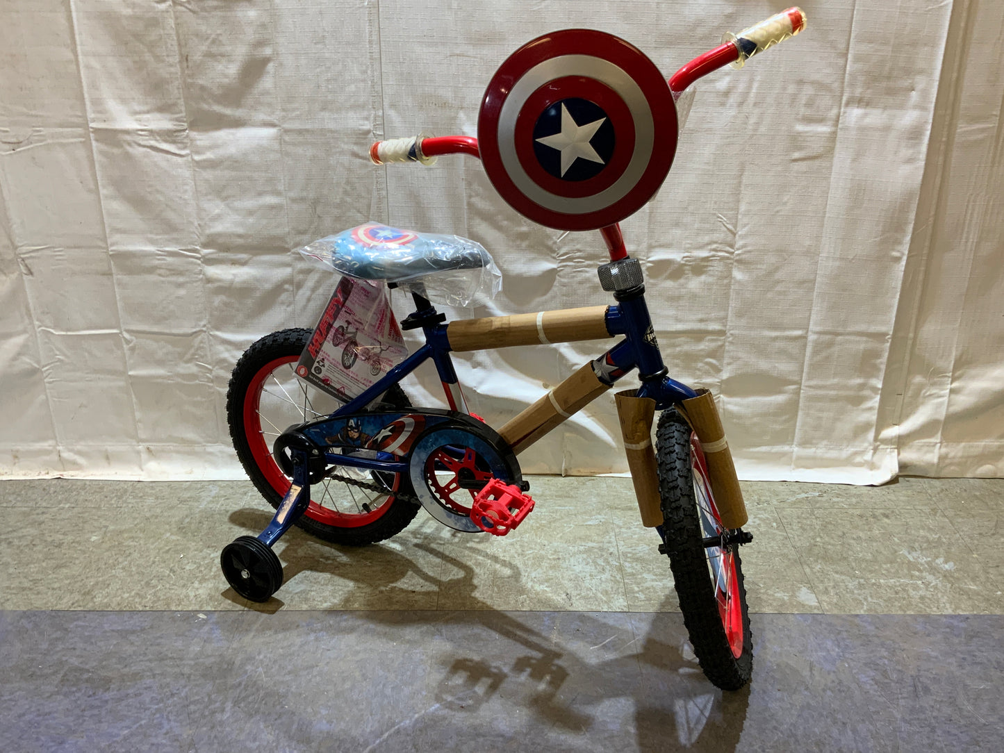 NEW 16" Boy’s Huffy Marvel Captain America BMX  Bike