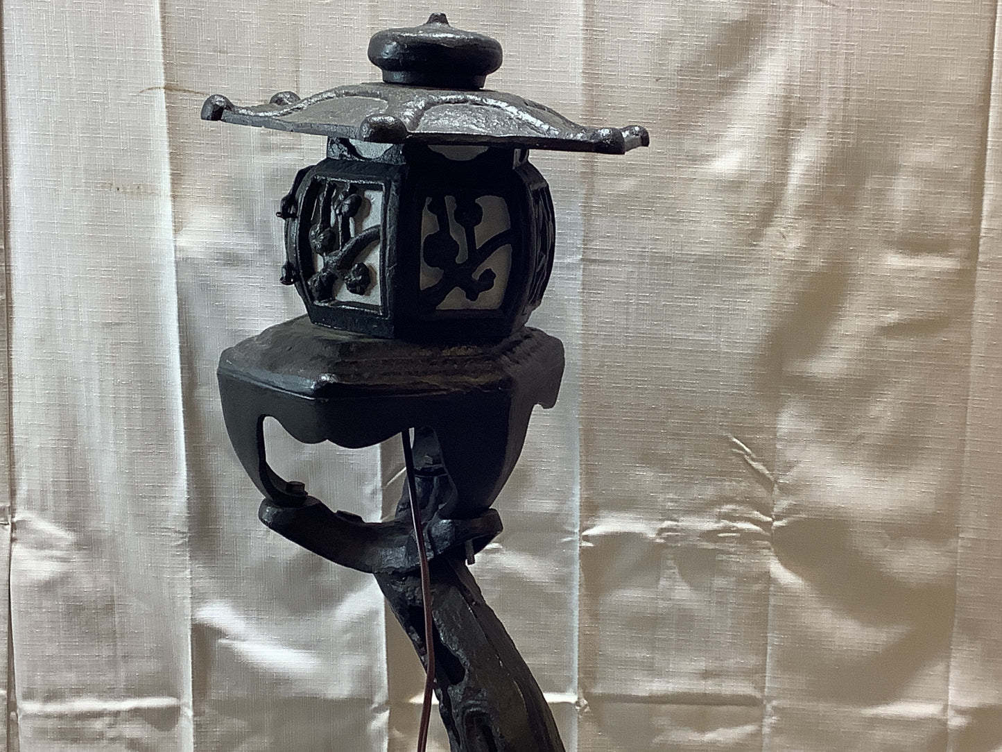 USED Vintage Unique Indoor Outdoor Cast Iron Metal Lighting Post Lamp