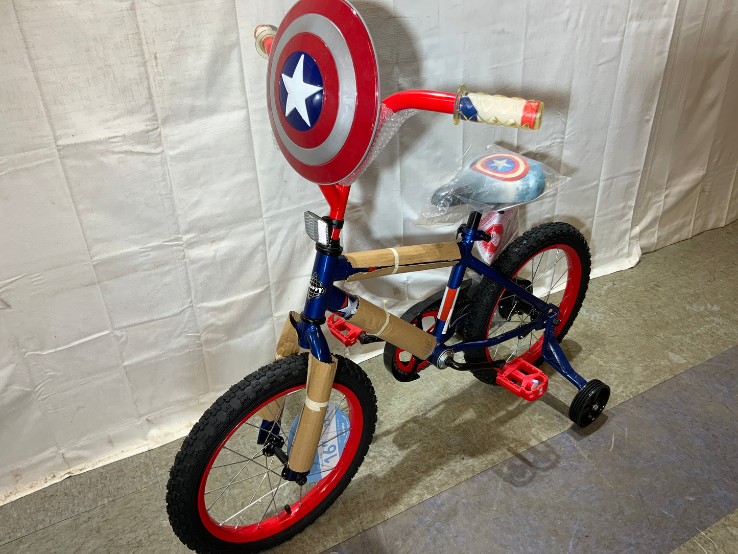 NEW 16" Boy’s Huffy Marvel Captain America BMX  Bike