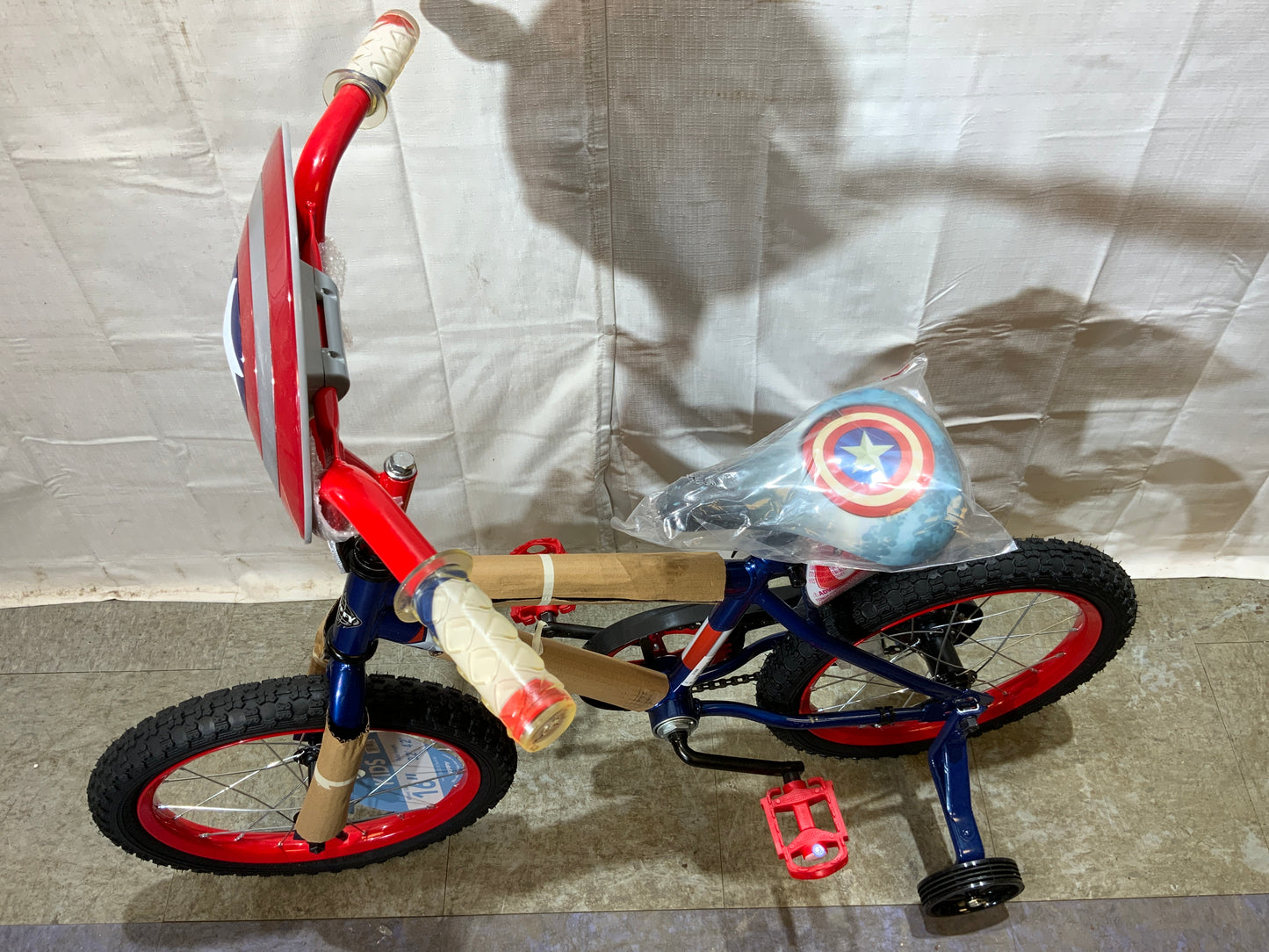 NEW 16" Boy’s Huffy Marvel Captain America BMX  Bike